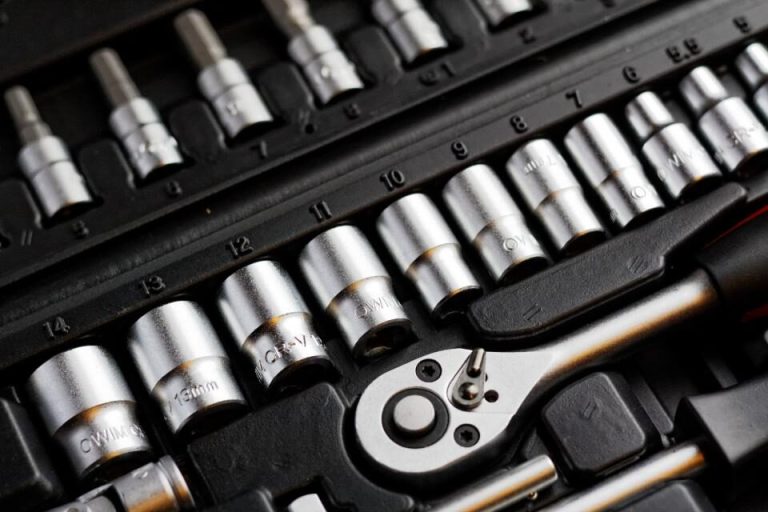 Socket and ratchet set in a case
